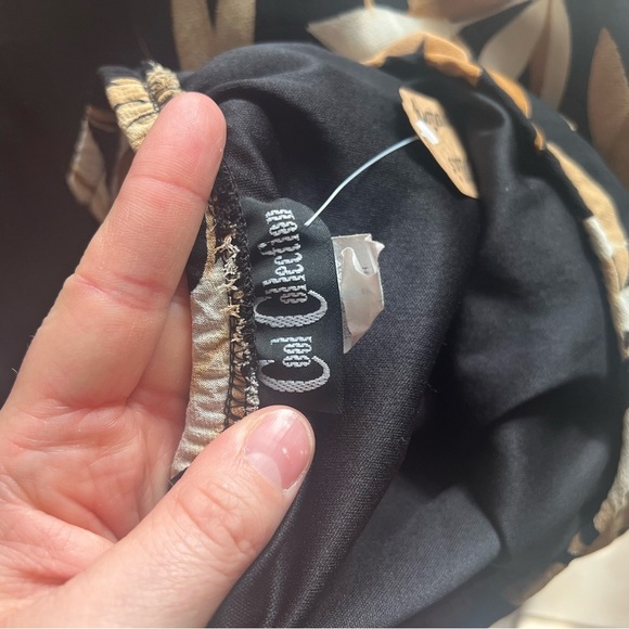 Cream and Tan Mini Pencil Skirt for Resort Wear - Picture 2 of 4